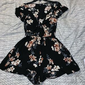 American Eagle keyhole romper